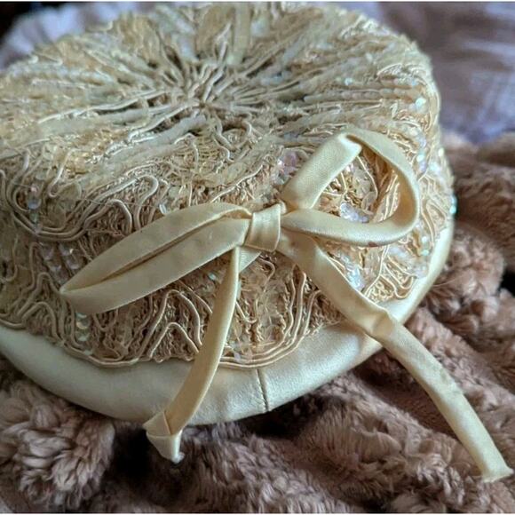Vtg 1950s Evelyn Varon Sequin Lace Cocktail Hat Fascinator Cap Beige Pancake